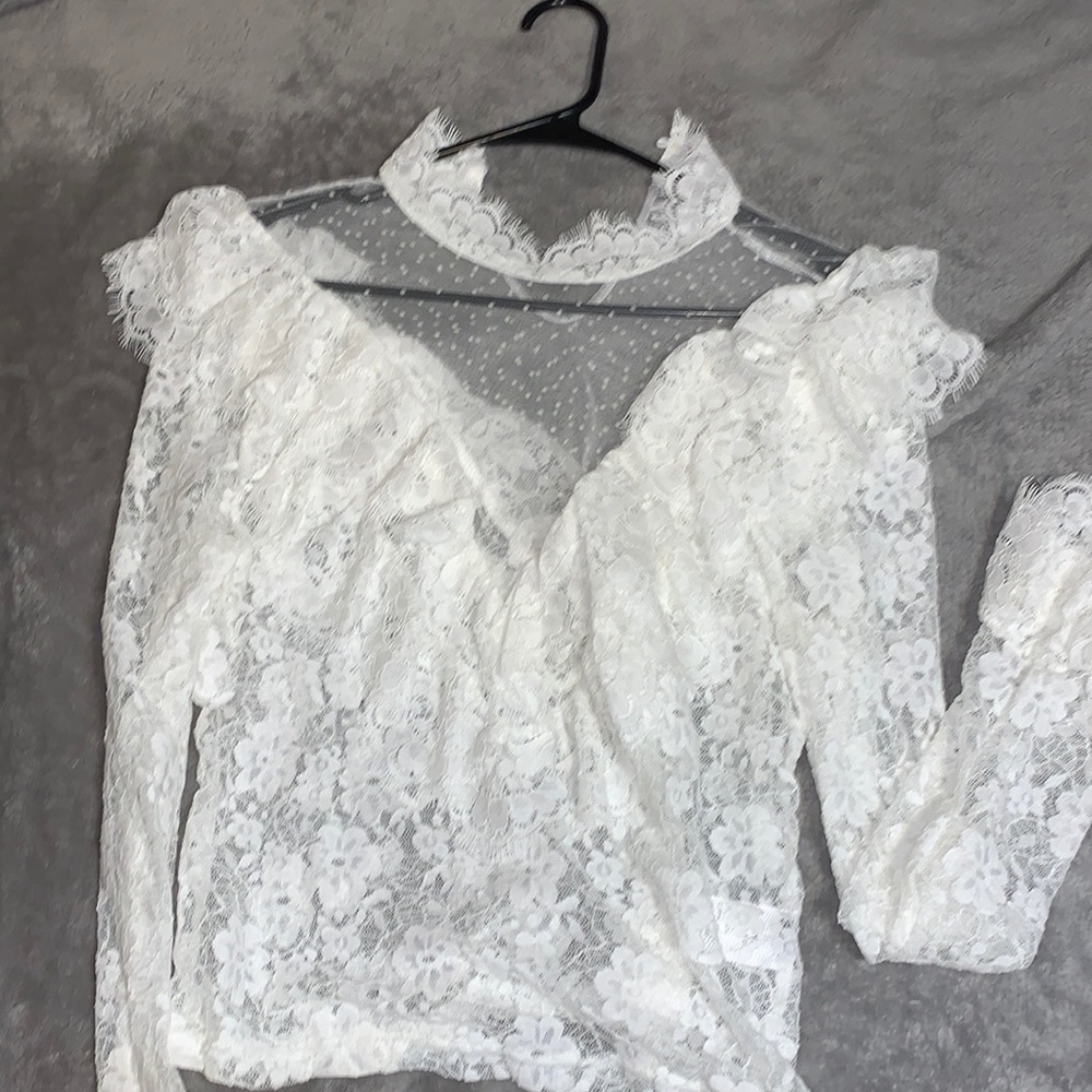 White Long sleeve blouse